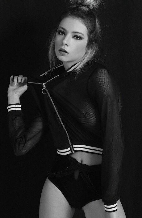 Jaqueline Kravtchenko étoile adulte galerie