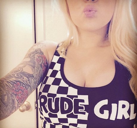 SJ Valenz modèle magnifique des photos