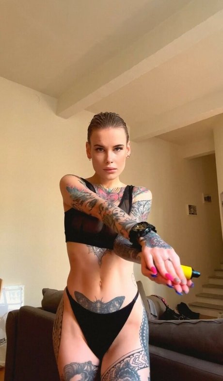 Tory Inve nude actress images