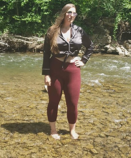 Caityy Cakesss actrice adulte archive