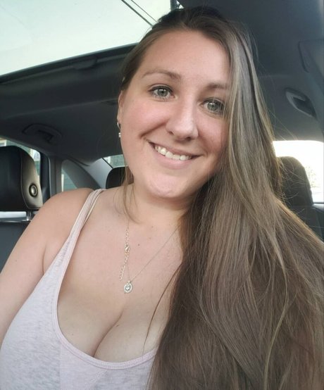 Caityy Cakesss arte modelo galería