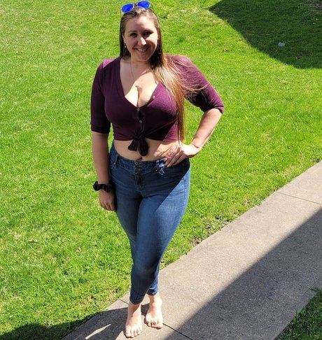 Caityy Cakesss modelo desnuda imágenes