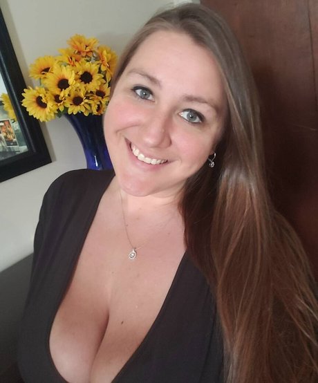 Caityy Cakesss actriz de arte galería