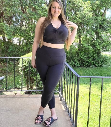 Caityy Cakesss desnudos estrella porno imagen