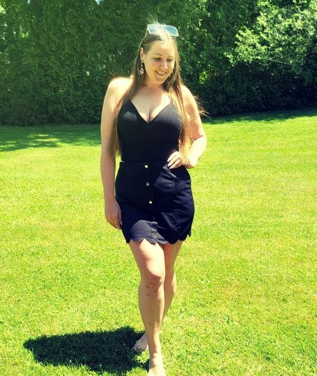 Caityy Cakesss modelo libre imágenes