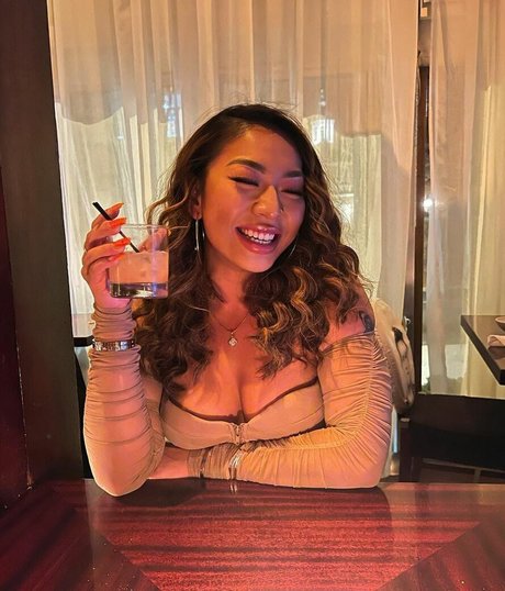 Kimberly Nguyen estrella adulta archivo