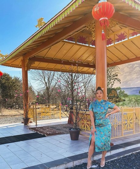 Kimberly Nguyen hermosa estrella fotos