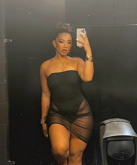 Kimberly Nguyen sexe star image