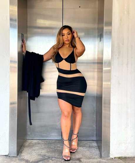 Kimberly Nguyen beau modèle collection