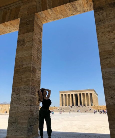 Bianca Novelli modelo libre foto