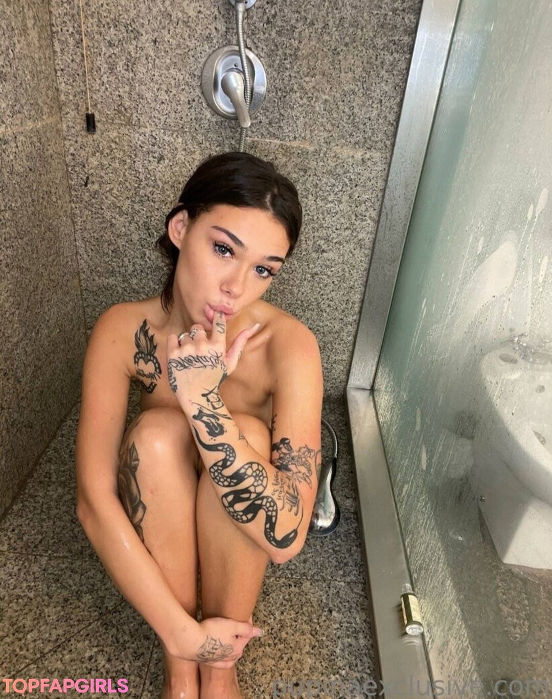 Elisa Vimercati modèle xxx galeries