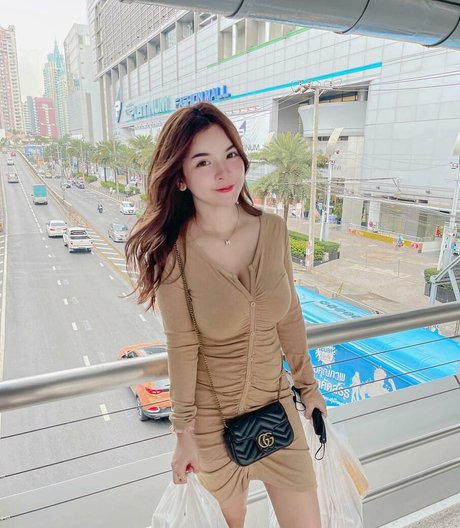 morena pequeña onlyfans hd xxx foto