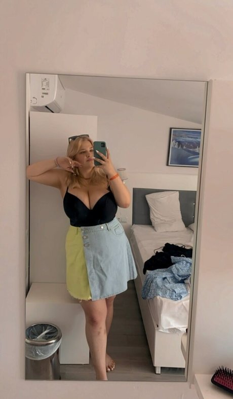 Julia Chegodar étoile adulte photos