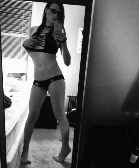 Ava Shade star hot images