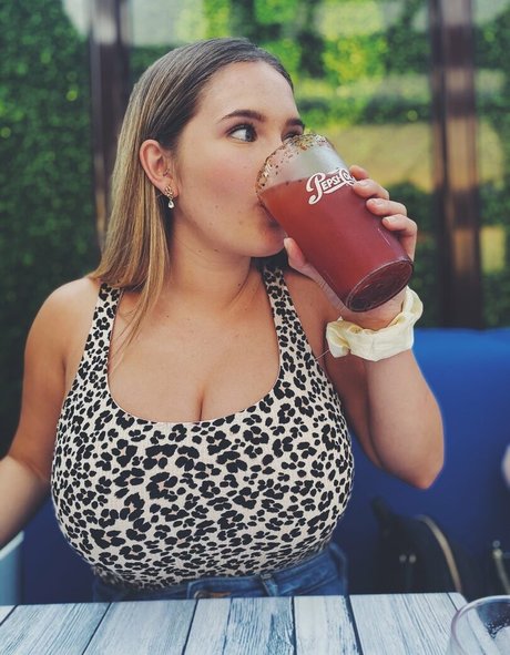 Paige F estrella atractiva galerías