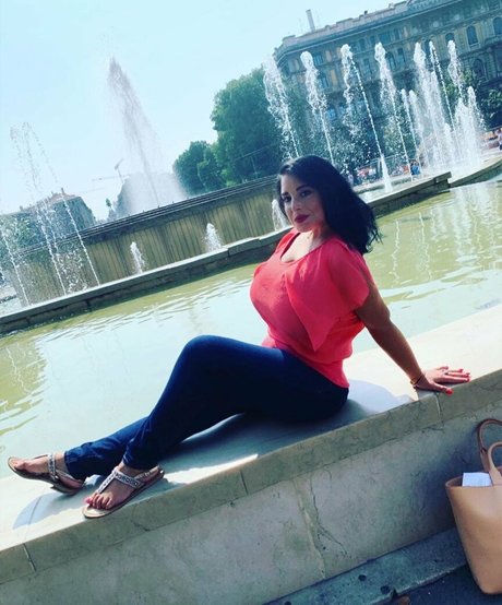 Valeria Vela star du porno chaud galerie