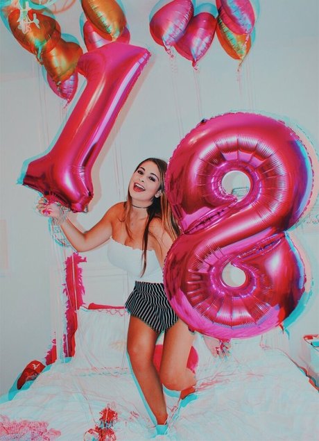 Corrina M star du porno en haute qualité photos