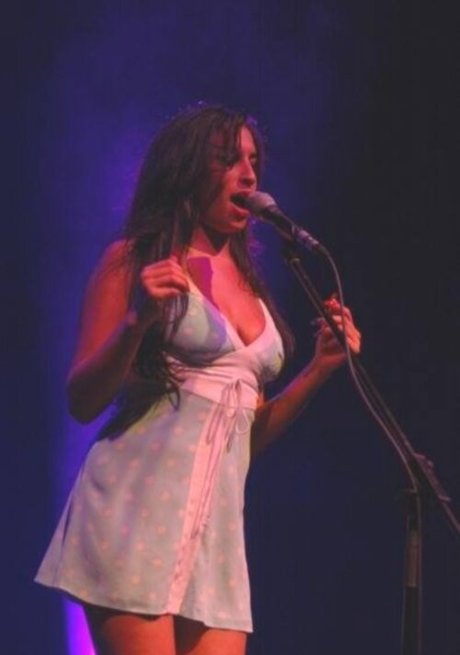 Amy Winehouse jolie star du porno photo