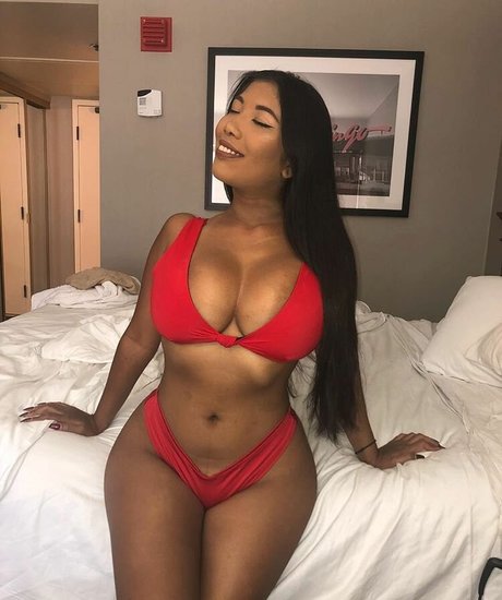 beauty curvy onlyfans beautiful nude archive