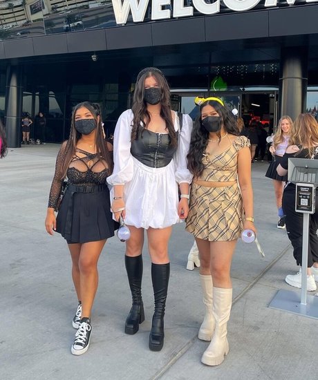 Sml Prsn modèle gratuit image