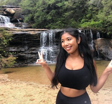 Sml Prsn nudes actress photo