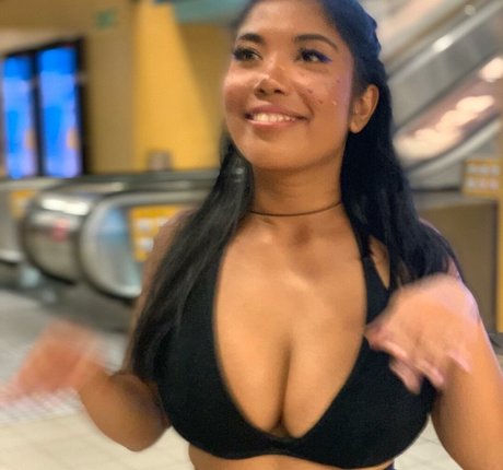 Sml Prsn model porn pics