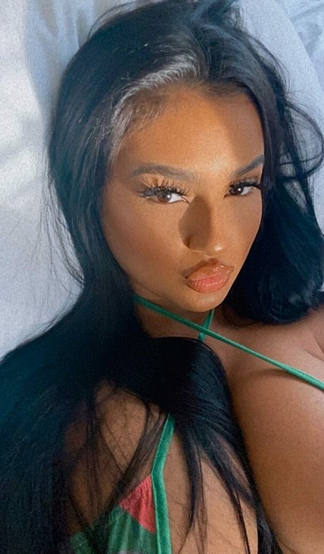 Lucero Crystal modelo galería