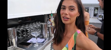 Ashton Wood arte modelo imágenes