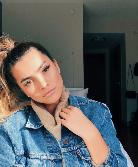 Kylie Manue estrella porno en alta definición imágenes