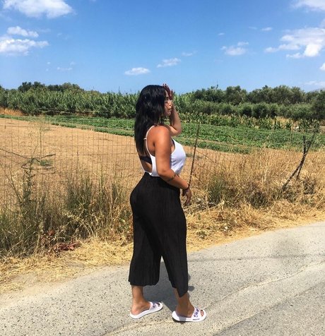 Chrysanthie estrella hd galerías