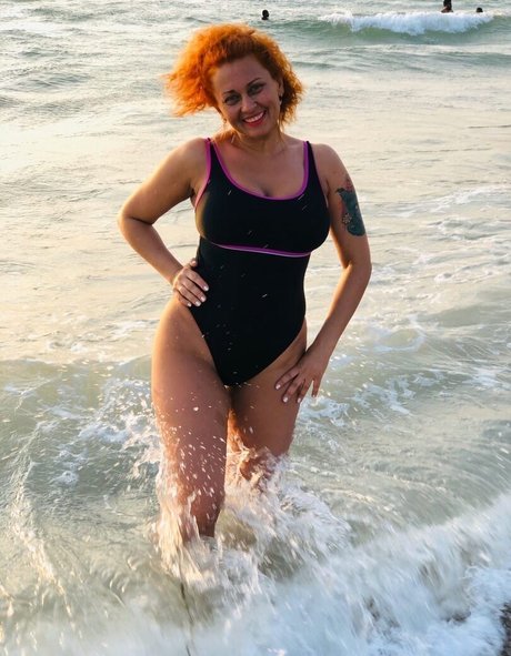 Lilia Malanchukova modelo atractivo archivo