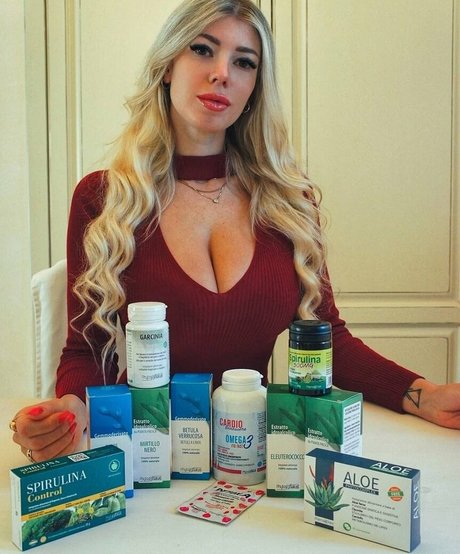 Elena Sottana bonita estrella porno imagen