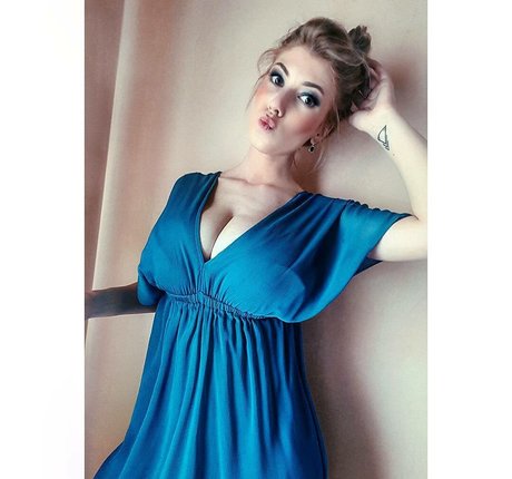 Elena Sottana nus étoiles photo