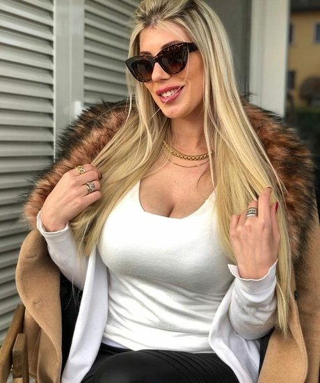 Elena Sottana actriz sexual galerías