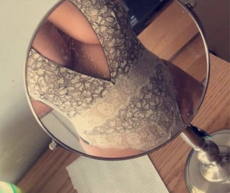 Hayden Buchko nus étoiles archive