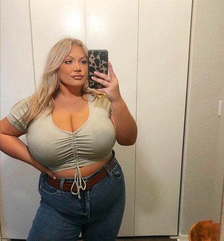 Hayden Buchko bonita actriz archivo