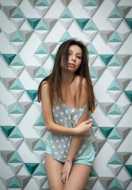 Darina Rey nus star du porno galerie