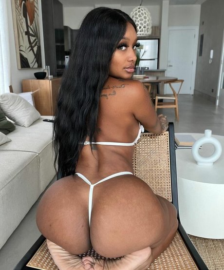 cathiimedialuna joli modèle galerie