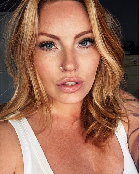 Anji Monique model pornographic pic