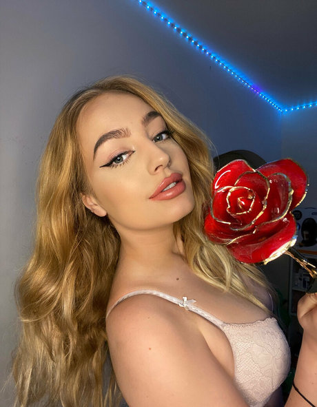Jadecsgo sexy pornstar pictures