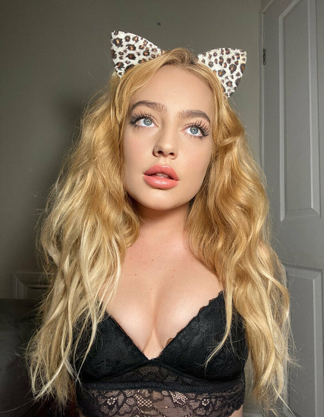 Jadecsgo free pornstar picture