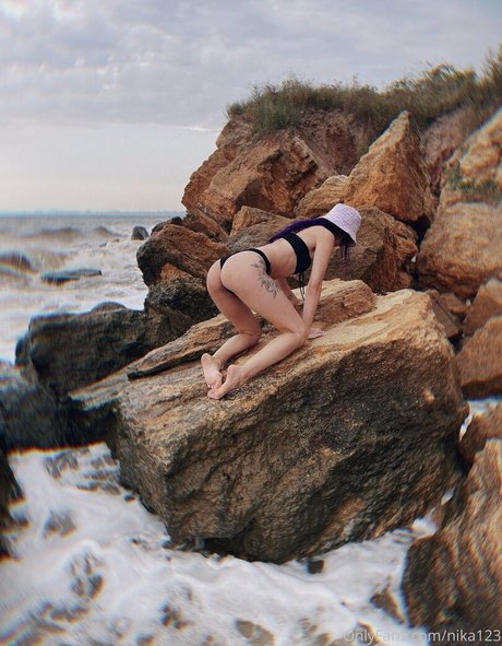 Nika123 modèle érotique collection