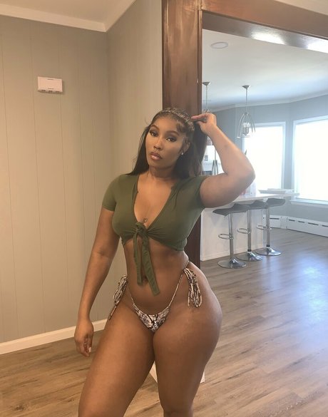sobomb naked star photos