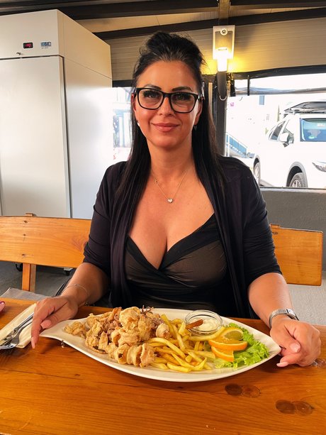 Desyra Noir star du porno exclusive collection