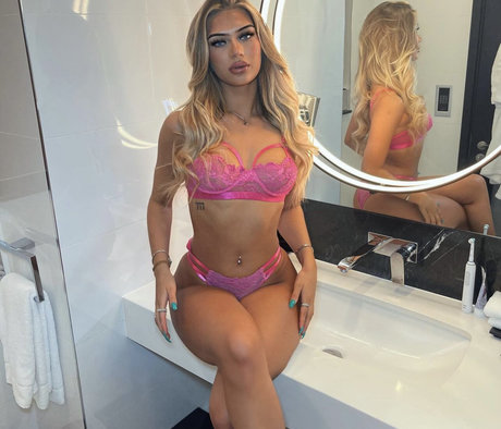 imogen oakley model exclusive images