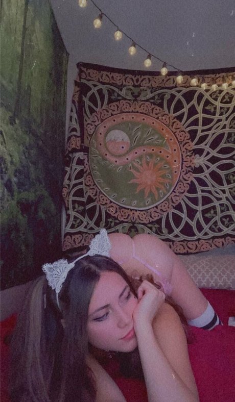 Skittii modelo desnudo galería