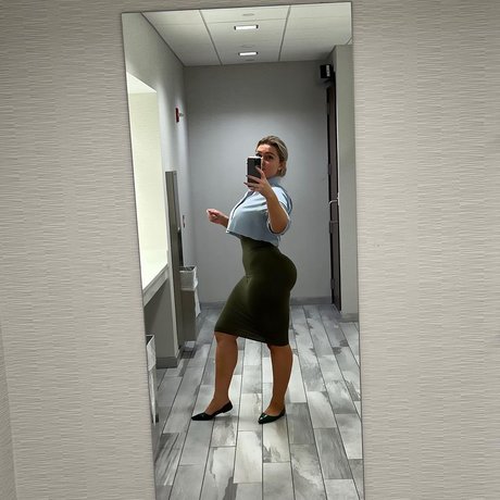 yoursnikita xxx star du porno archive