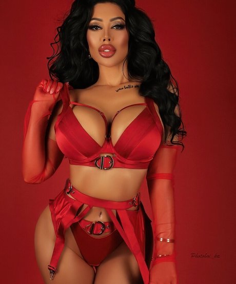Lara Frost porn model gallery