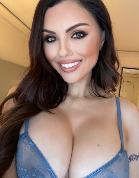 Krystle Lina actriz sexual galerías