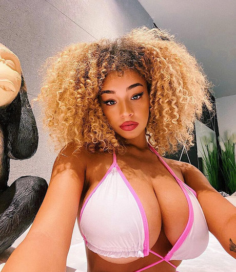 shemale fucks girl onlyfans hot porn galleries